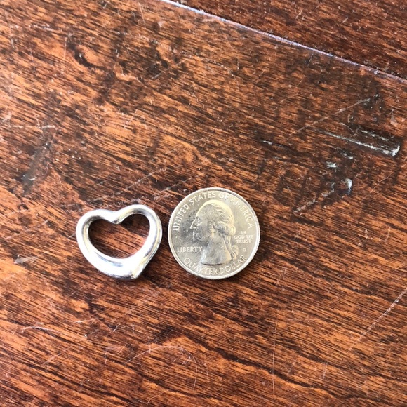 Tiffany and Co. necklace charm - Picture 4 of 4